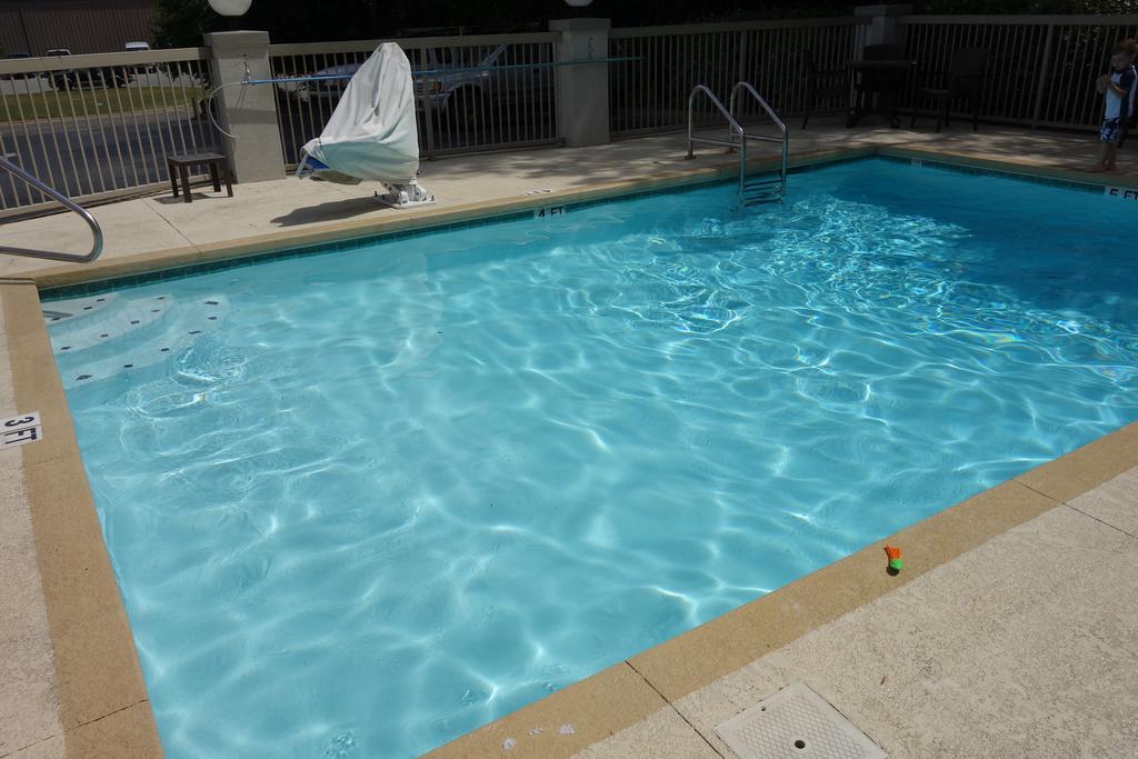 Country & By Radisson, Tuscaloosa, Al